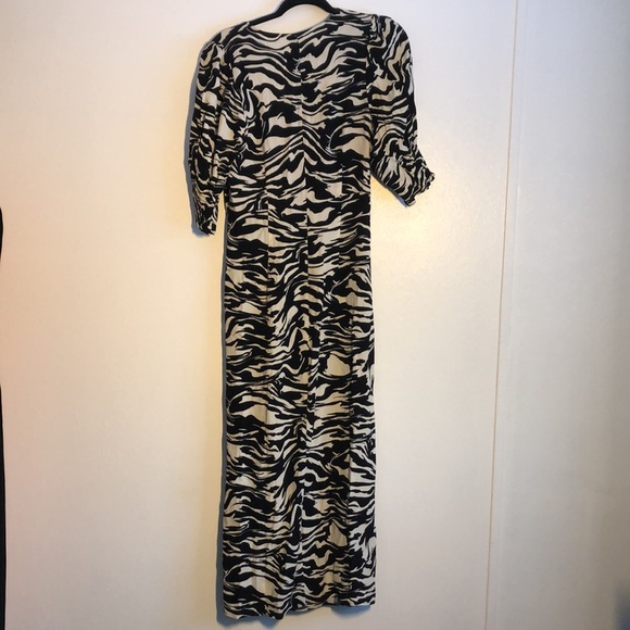 H&M Womens Size M Maxi Dress Side Slit Cinched Black White Animal Print - Picture 9 of 9